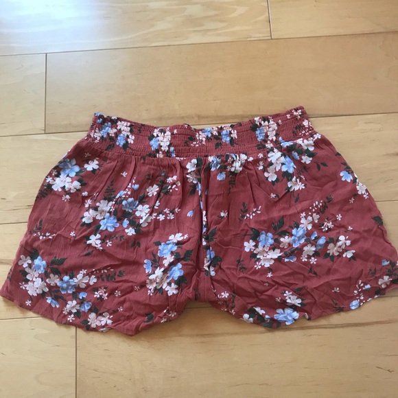 American Eagle Floral Shorts - Picture 4 of 5